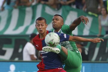 Cucchi, Arregui, en contra, Barrera y Barcos, en dos oportunidades, anotaron para los verdes. Por los rojos convirtieron Murillo y Cano.