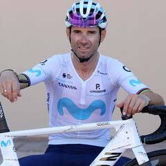 Valverde, como un personaje de videojuego de GoZwift recorriendo Glasgow