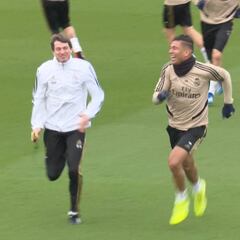 Casemiro es un tipo realmente feliz: el duelo al sprint más loco