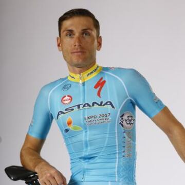 Todos los maillots de los equipos UCI World Tour para 2016