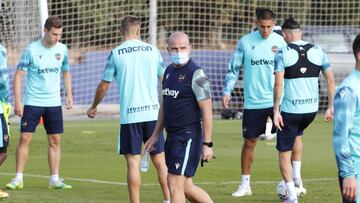 29/09/20
ENTRENAMIENTO DEL LEVANTE UD -
PACO LOPEZ