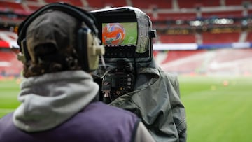 Una cámara enfocando un balón.