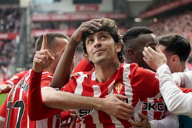 El Sporting se agarra a la Segunda, gracias al gran momento que vive Gelabert. El centrocampista del Sporting hizo un doblete ante el Mirandés y acumula tres goles en los últimos dos partidos. En su primer gol demostró una gran conducción y golpeo; y en el segundo, culminó un pase de la muerte de Otero.