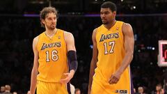Pau Gasol y Andrew Bynum cuando eran compa&ntilde;eros de los Lakers en mayo de 2012.