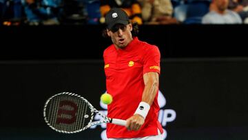 Feliciano ejecuta un revés en la ATP Cup.