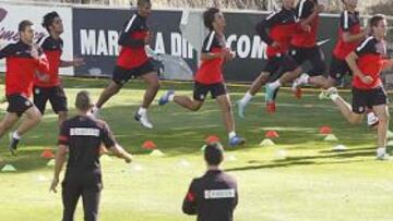 <b>INTENSO. </b>la plantilla rojiblanca realiza la prueba Course-Navette.