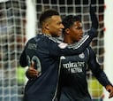 Mbappé salva otra mala noche