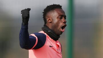 El Ajax habría preguntado por la posibilidad de tener de nuevo a Davinson Sánchez, pero el Tottenham no quiere que el colombiano salga esta temporada