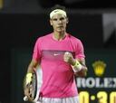 Rafa Nadal mostró dos caras en su regreso a la tierra