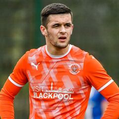 Jake Daniels receives praise for coming out