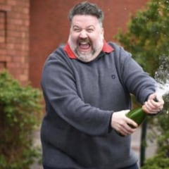 Encuentra un boleto premiado de Euromillones al lavar el coche