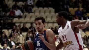 Guillem Vives ante Tremmell Darden.