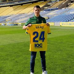 Srnic: "Deseo jugar en Primera cuanto antes y con Las Palmas"
