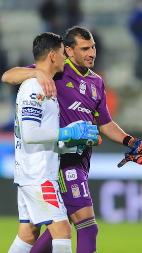 (L-R), Oscar Ustari of Pachuca and Nahuel Guzman of Tigres during the game Pachuca vs Tigres UANL, corresponding to the 12th round match of the Torneo Guard1anes Clausura 2021 of the Liga BBVA MX, at Hidalgo Stadium, on March 18, 2021.
<br><br>
(I-D), Oscar Ustari de Pachuca y Nahuel Guzman de Tigres durante el partido Pachuca vs Tigres UANL, correspondiente a la Jornada 12 del Torneo Clausura Guard1anes 2021 de la Liga BBVA MX, en el Estadio Hidalgo, el 18 de Marzo de 2021.