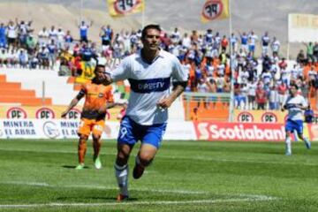 Mark González celebra su gol ante Cobreloa en el estadio El Cobre