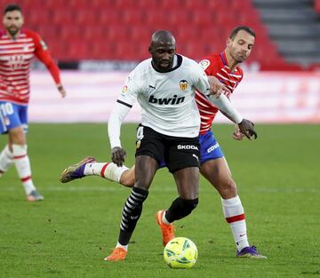 Último club: Valencia. Posición: Defensa central. Valor de mercado: 2 mill. .