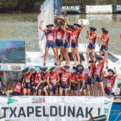 Zierbena se cuela en la fiesta del campeón Urdaibai y gana la última bandera
