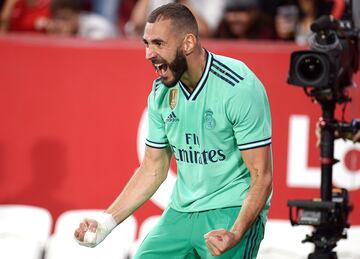 0-1. Karim Benzema celebr¨® el primer gol.