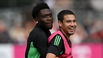 Davies y Guerreiro, en un entrenamiento.