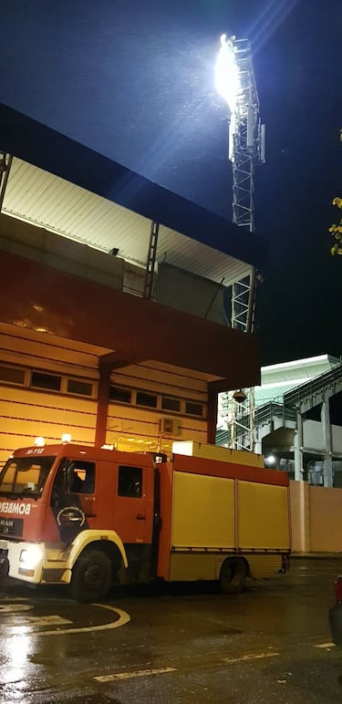 Suspendido el Mérida-La Nucía por riesgo de caída de una torreta de electricidad