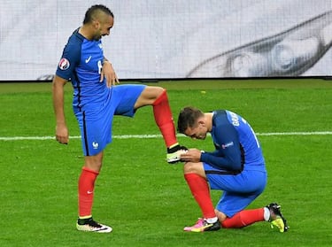 West Ham say they won't sell Dmitri Payet for less than 120M