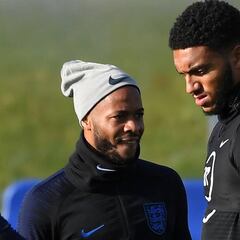 Sterling defiende a Joe Gomez tras los abucheos de Inglaterra