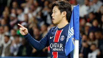 Paris Saint-Germain's South Korean midfielder #19 Kang-in Lee gestures during the French L1 football match between Paris Saint-Germain (PSG) and Stade Brestois 29 (Brest) at The Parc des Princes Stadium, in Paris, on September 14, 2024. (Photo by GEOFFROY VAN DER HASSELT / AFP)