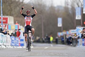 El ciclsita belga del equipo Lotto Soudal fue 13 en la Strade Bianche 2021