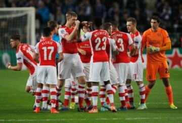 El equipo del Arsenal antes de comenzar el partido. 