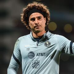 Cinco grandes momentos en la carrera de Guillermo Ochoa