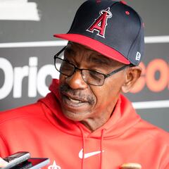 Adiós celulares, hola beisbol: la audaz medida de Ron Washington en Angels