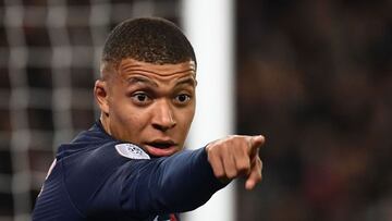 Paris Saint-Germain's French forward Kylian Mbappe gestures during the French L1 football match Paris Saint-Germain (PSG) vs Strasbourg, on April 7, 2019 at the Parc des Princes stadium in Paris. (Photo by FRANCK FIFE / AFP)
PUBLICADA 14/04/19 NA MA