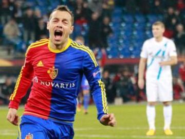 El ex jugador de la U debut&oacute; con un gol en su paso por Basilea.