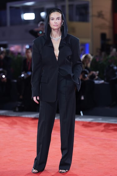 Kasia Smutniak asiste a la alfombra roja de la película 'la Valle dei Sorrisi' (El Niño Santo) durante el 82º Festival Internacional de Cine de Venecia.


