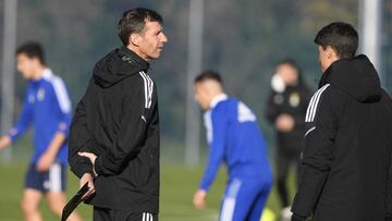 13/12/21 
 ENTRENAMIENTO REAL OVIEDO
  
 CUCO ZIGANDA ENTRENADOR DEL REAL OVIEDO
 
   