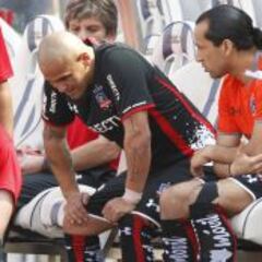 Humberto Suazo se desgarra y podría ser baja por tres semanas