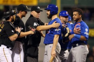 Jake Arrieta, pitcher de Chicago Cubs, fue saludado por todos sus rivales reconociendo su labor.