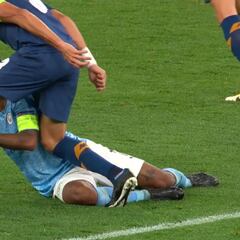 Pepe se quedó a milésimas de un Casquero 2.0: vean su cortocircuito con Sterling