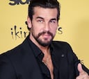 Mario Casas publica su primera fotografía con Melyssa Pinto: “Felices Reyes”