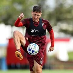 Arriagada da un giro en Brasil