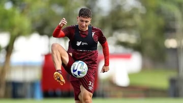 Arriagada vuelve a Chile