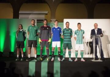Presentación de la nueva equipación para la temporada 2015 / 2016 del Betis.