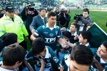 David Pizarro fue presentado en el Estadio Elías Figueroa.