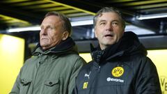 Soccer Football - Bundesliga - Borussia Dortmund v Werder Bremen - Signal Iduna Park, Dortmund, Germany - December 15, 2018  Borussia Dortmund&#039;s CEO Hans-Joachim Watzke and Director of Football Michael Zorc before the match           REUTERS/Leon Kue