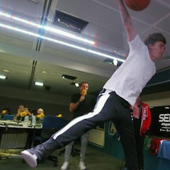 Griezmann: "De la NBA ficharía para el Atleti a LeBron James"