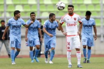 Deportes Iquique aprovechó los graves errores de la U en defensa.