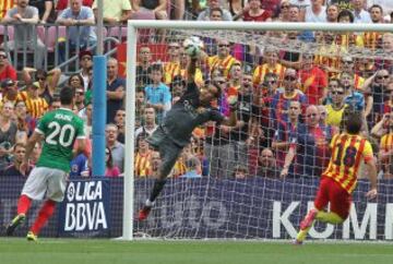 13/09/14 3ª Jornada Barcelona - Athletic de Bilbao
Parada de Claudio Bravo portero del Barcelona