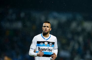 Apelidado de 'Luanel Messi'. O jogador nasce em São José fazendo pretco, a Kotia conhecida é o layout mágico do homem, desenvolveu sua carreira. Ele agora sem o time depois de jogar na última temporada no Blube Vitória Especi.