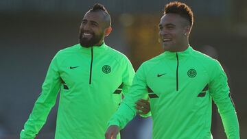 Vidal y Lautaro durante un entrenamiento.
