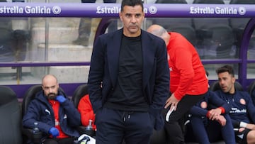 VALLADOLID 13/05/2025.- El entrenador del Girona, Míchel, durante el partido de LaLiga entre el Real Valladolid y el Girona, este martes en el estadio José Zorrilla. EFE/R. GARCIA.